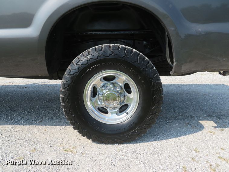 image for item DH1584 2002 Ford F350 Super Duty Lariat Crew Cab pickup truck