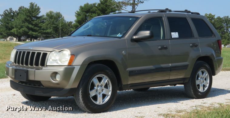 image for item DH1585 2005 Jeep Grand Cherokee Laredo SUV