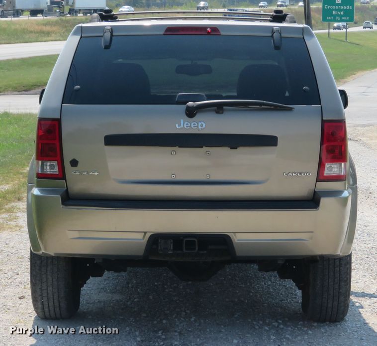 image for item DH1585 2005 Jeep Grand Cherokee Laredo SUV