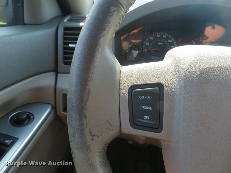 image for item DH1585 2005 Jeep Grand Cherokee Laredo SUV