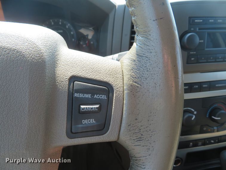 image for item DH1585 2005 Jeep Grand Cherokee Laredo SUV