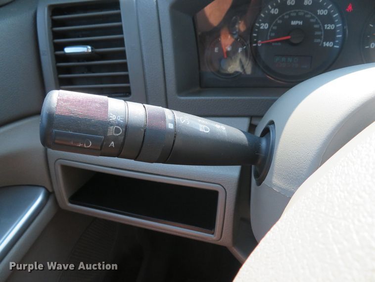 image for item DH1585 2005 Jeep Grand Cherokee Laredo SUV