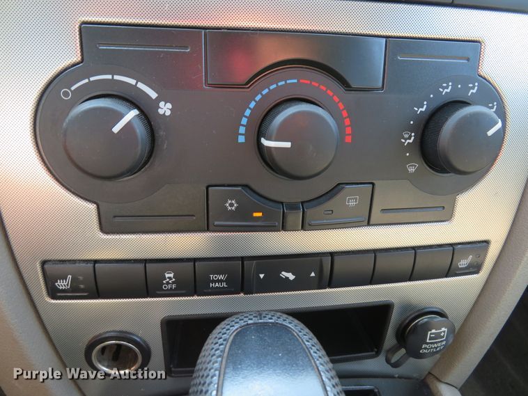 image for item DH1585 2005 Jeep Grand Cherokee Laredo SUV