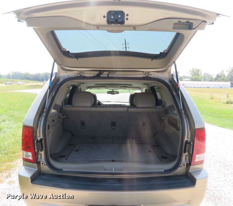 image for item DH1585 2005 Jeep Grand Cherokee Laredo SUV