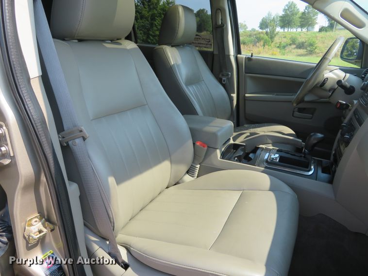 image for item DH1585 2005 Jeep Grand Cherokee Laredo SUV