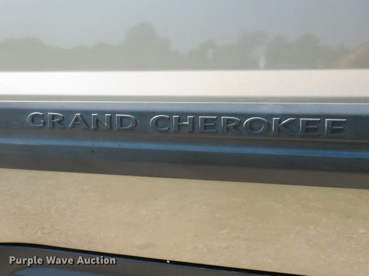 image for item DH1585 2005 Jeep Grand Cherokee Laredo SUV