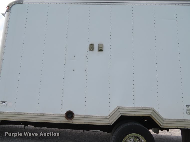 image for item DH1586 2002 Chevrolet Express G3500 box truck