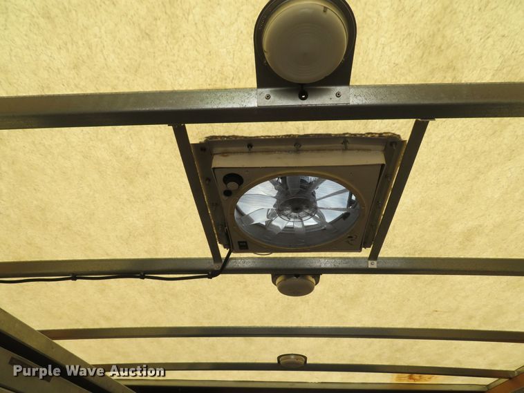 image for item DH1586 2002 Chevrolet Express G3500 box truck