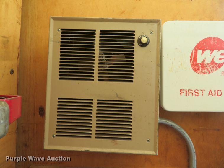 image for item DH1586 2002 Chevrolet Express G3500 box truck