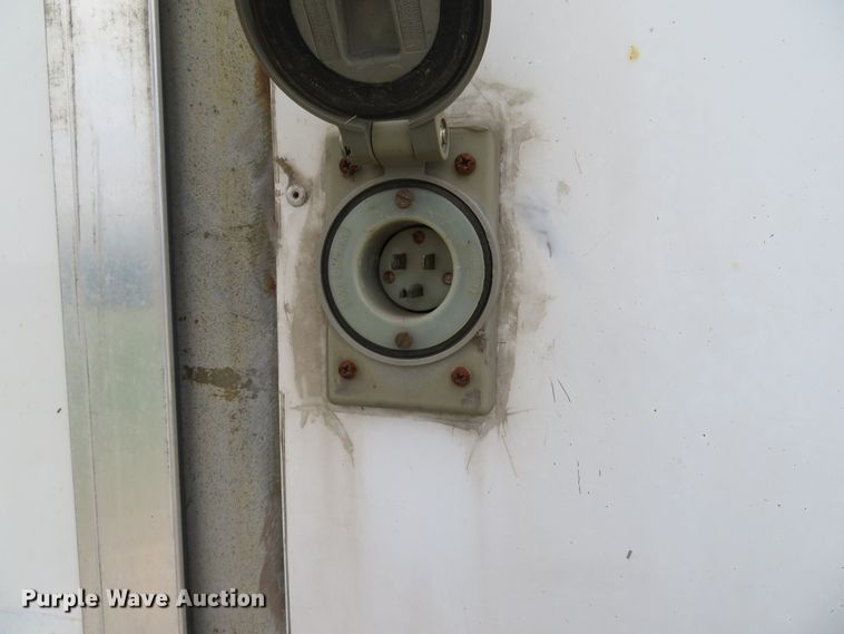 image for item DH1586 2002 Chevrolet Express G3500 box truck