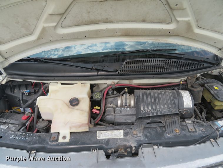 image for item DH1586 2002 Chevrolet Express G3500 box truck