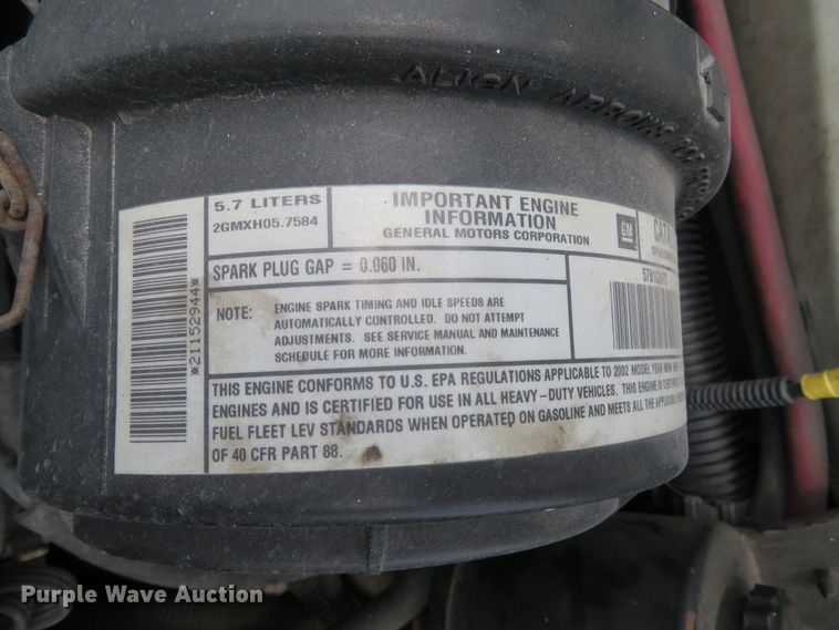 image for item DH1586 2002 Chevrolet Express G3500 box truck