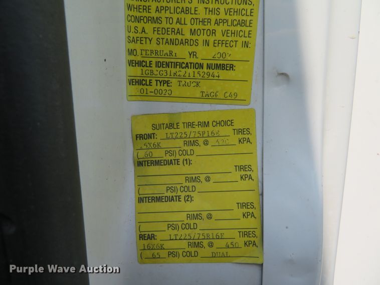 image for item DH1586 2002 Chevrolet Express G3500 box truck