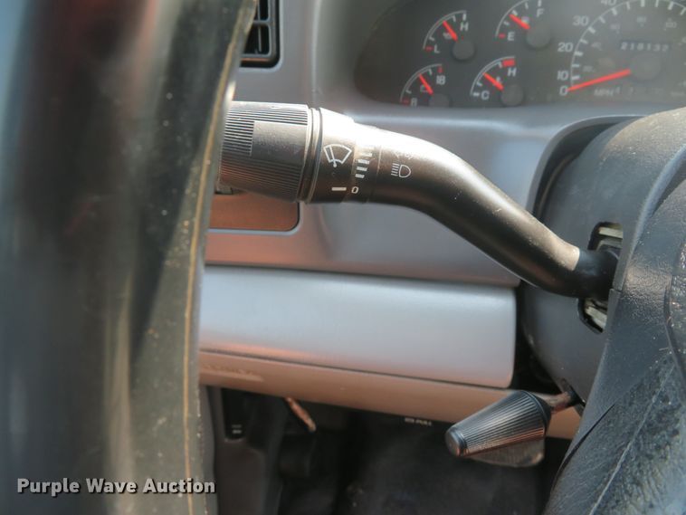 image for item DH1588 1999 Ford F550 Super Duty Crew Cab flatbed truck