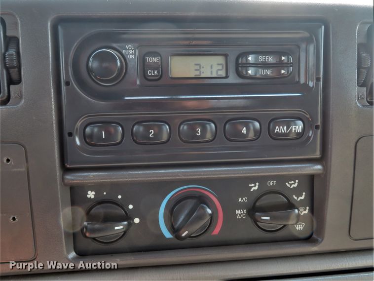 image for item DH1588 1999 Ford F550 Super Duty Crew Cab flatbed truck