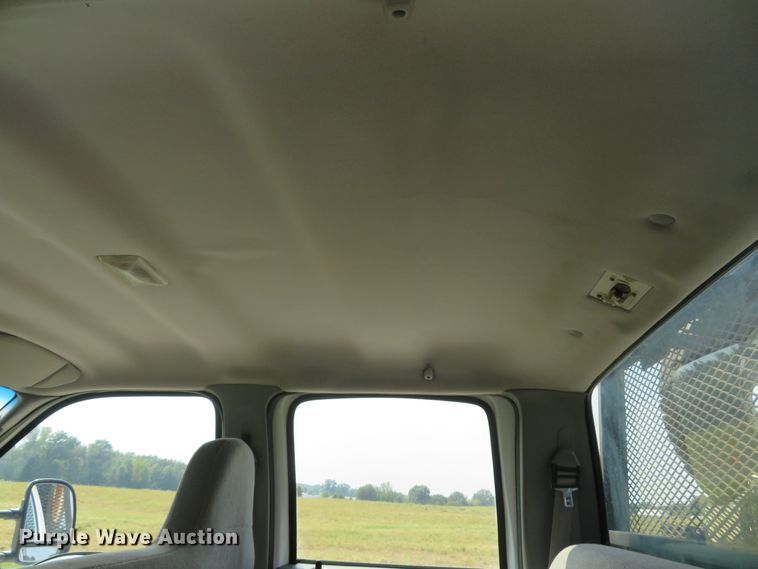 image for item DH1588 1999 Ford F550 Super Duty Crew Cab flatbed truck