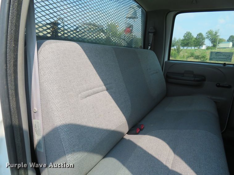 image for item DH1588 1999 Ford F550 Super Duty Crew Cab flatbed truck