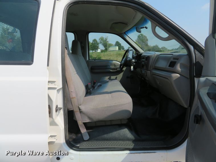 image for item DH1588 1999 Ford F550 Super Duty Crew Cab flatbed truck