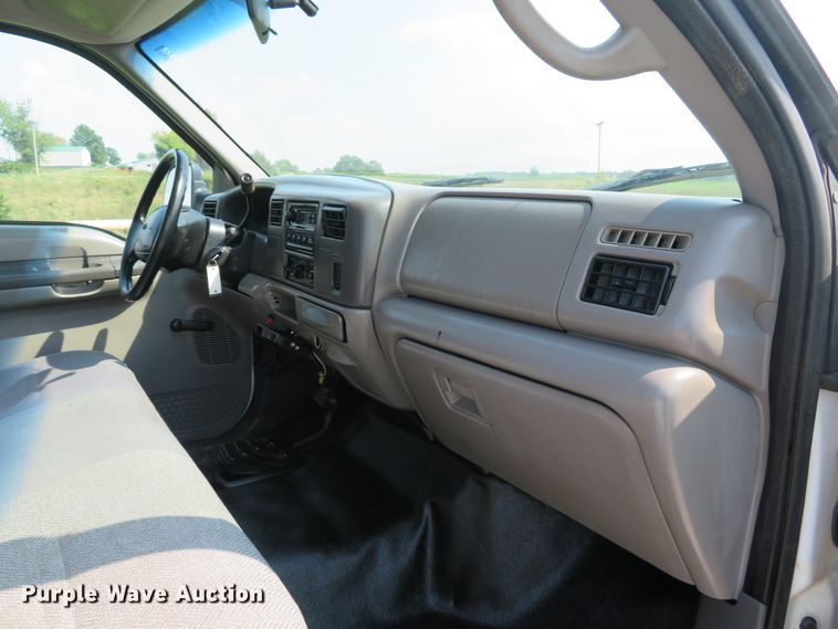 image for item DH1588 1999 Ford F550 Super Duty Crew Cab flatbed truck