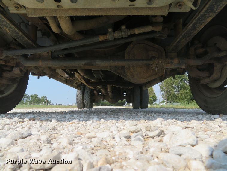 image for item DH1588 1999 Ford F550 Super Duty Crew Cab flatbed truck