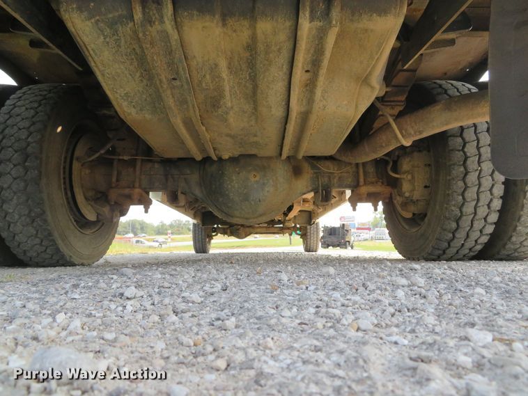 image for item DH1588 1999 Ford F550 Super Duty Crew Cab flatbed truck