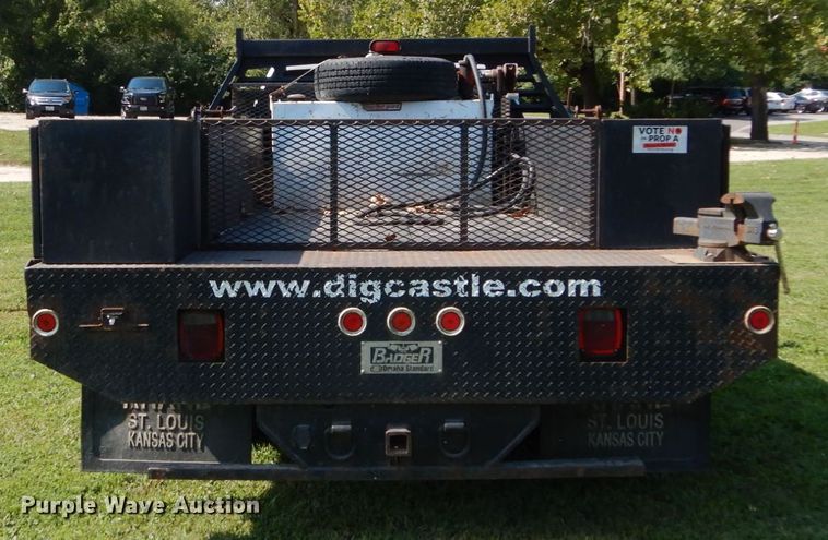 image for item DH2058 2009 GMC Sierra 3500HD flatbed pickup truck