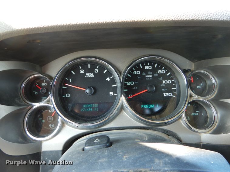 image for item DH2058 2009 GMC Sierra 3500HD flatbed pickup truck