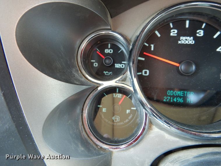 image for item DH2058 2009 GMC Sierra 3500HD flatbed pickup truck