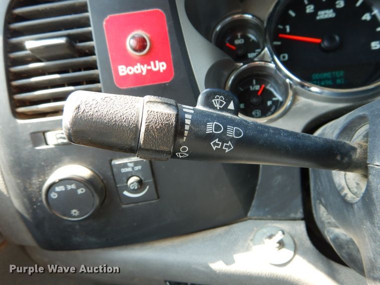 image for item DH2058 2009 GMC Sierra 3500HD flatbed pickup truck