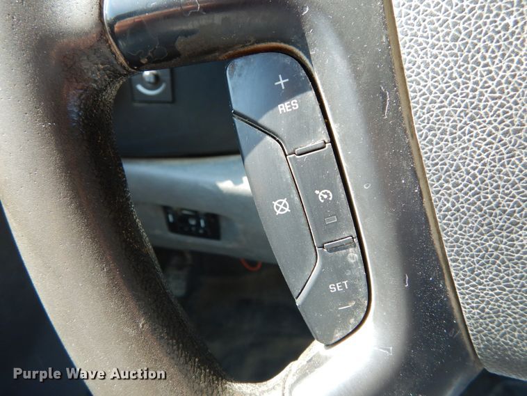 image for item DH2058 2009 GMC Sierra 3500HD flatbed pickup truck