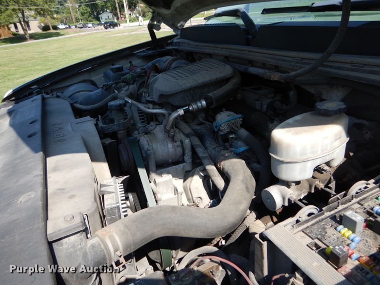 image for item DH2058 2009 GMC Sierra 3500HD flatbed pickup truck