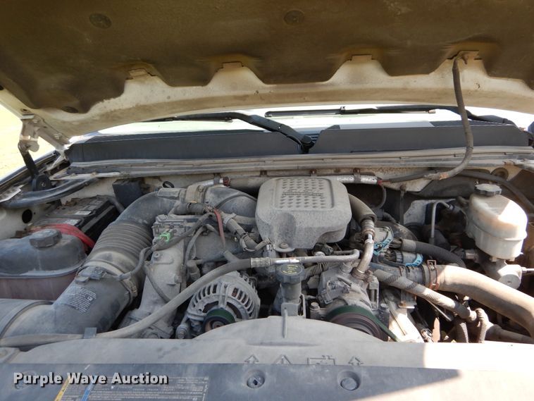 image for item DH2058 2009 GMC Sierra 3500HD flatbed pickup truck