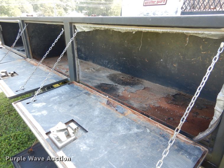 image for item DH2058 2009 GMC Sierra 3500HD flatbed pickup truck