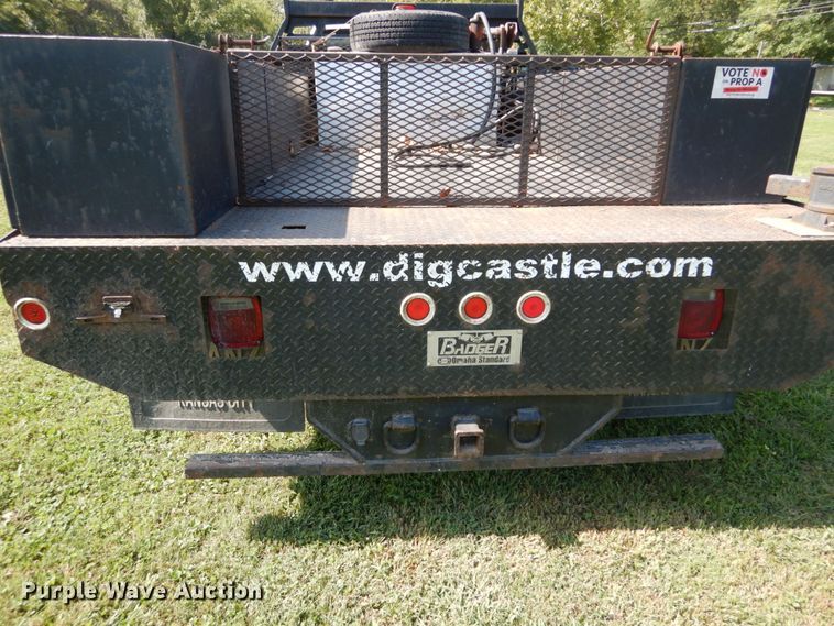 image for item DH2058 2009 GMC Sierra 3500HD flatbed pickup truck