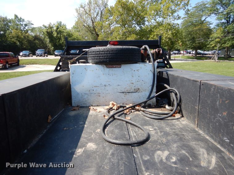 image for item DH2058 2009 GMC Sierra 3500HD flatbed pickup truck