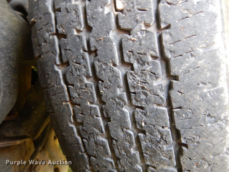 image for item DH2058 2009 GMC Sierra 3500HD flatbed pickup truck