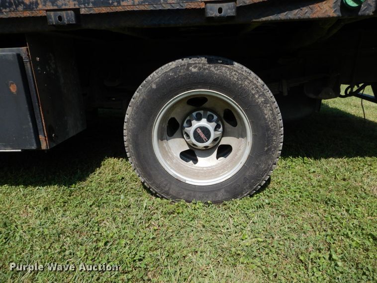 image for item DH2058 2009 GMC Sierra 3500HD flatbed pickup truck