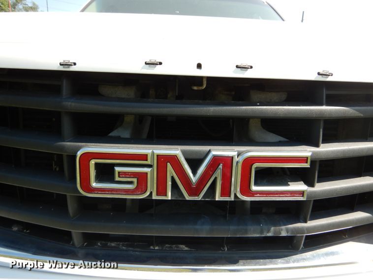 image for item DH2058 2009 GMC Sierra 3500HD flatbed pickup truck