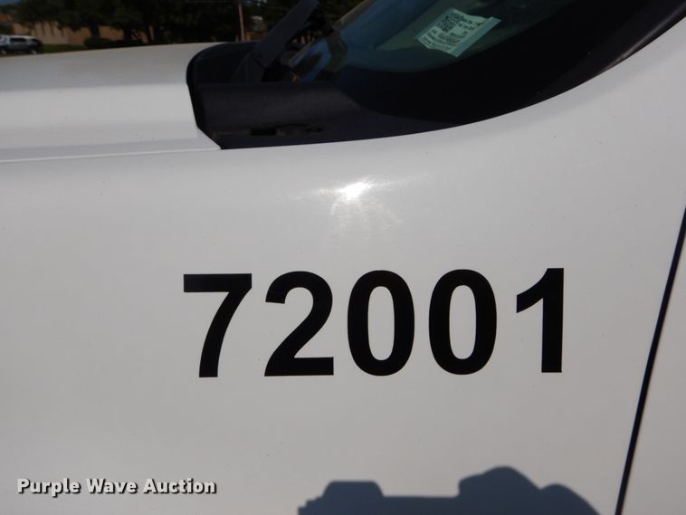 image for item DH2058 2009 GMC Sierra 3500HD flatbed pickup truck