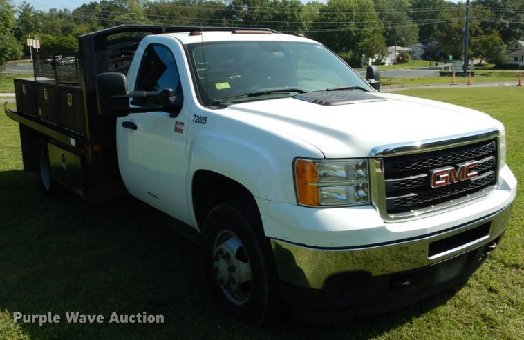 image for item DH2063 2012 GMC Sierra 3500HD flatbed pickup truck