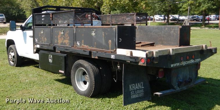 image for item DH2063 2012 GMC Sierra 3500HD flatbed pickup truck