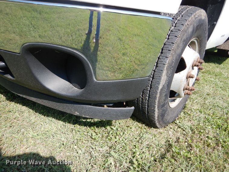 image for item DH2063 2012 GMC Sierra 3500HD flatbed pickup truck