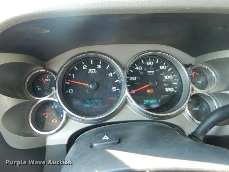 image for item DH2063 2012 GMC Sierra 3500HD flatbed pickup truck