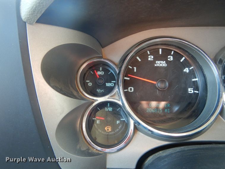 image for item DH2063 2012 GMC Sierra 3500HD flatbed pickup truck