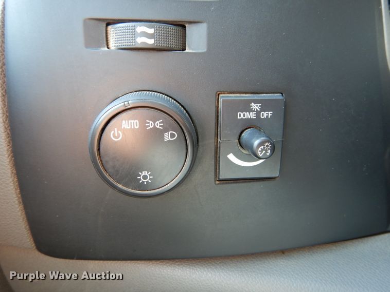 image for item DH2063 2012 GMC Sierra 3500HD flatbed pickup truck