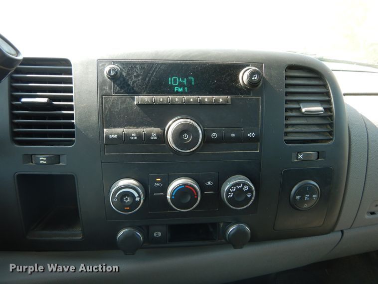 image for item DH2063 2012 GMC Sierra 3500HD flatbed pickup truck