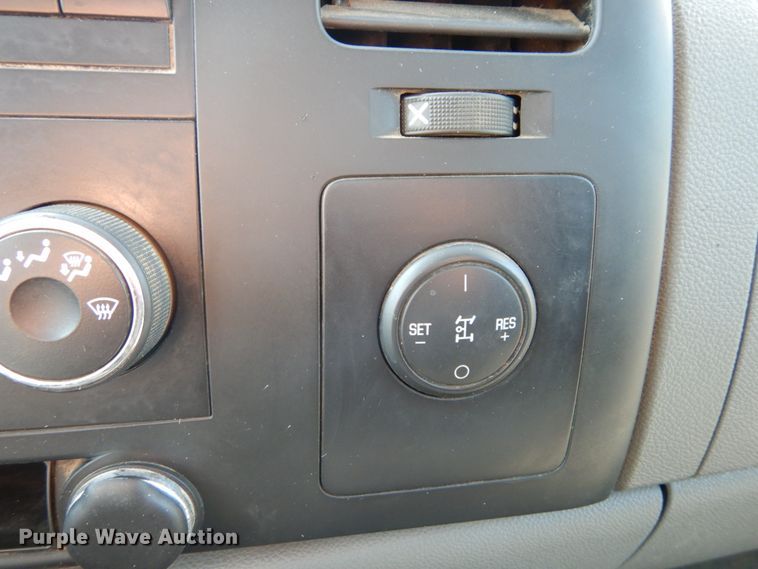 image for item DH2063 2012 GMC Sierra 3500HD flatbed pickup truck