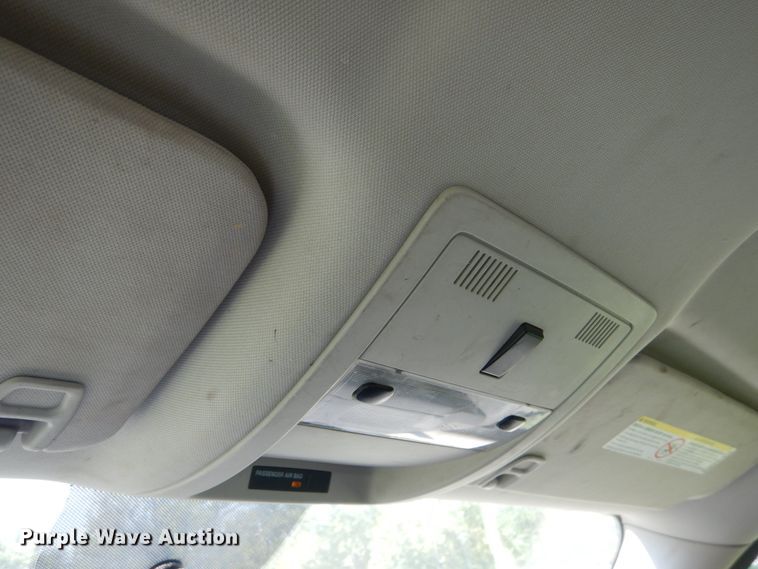 image for item DH2063 2012 GMC Sierra 3500HD flatbed pickup truck