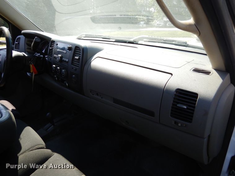 image for item DH2063 2012 GMC Sierra 3500HD flatbed pickup truck