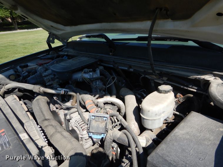 image for item DH2063 2012 GMC Sierra 3500HD flatbed pickup truck